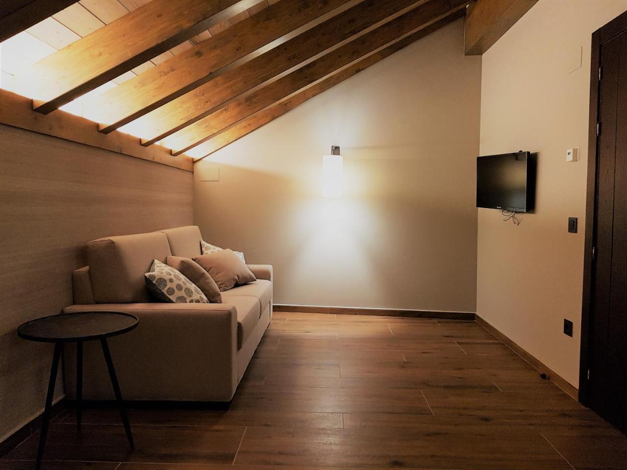 Casa Perez Guest House Yebra de Basa Ngoại thất bức ảnh